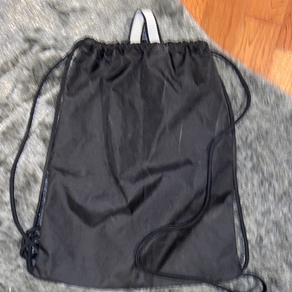 Adidas Linear drawstring bag - Picture 6 of 9